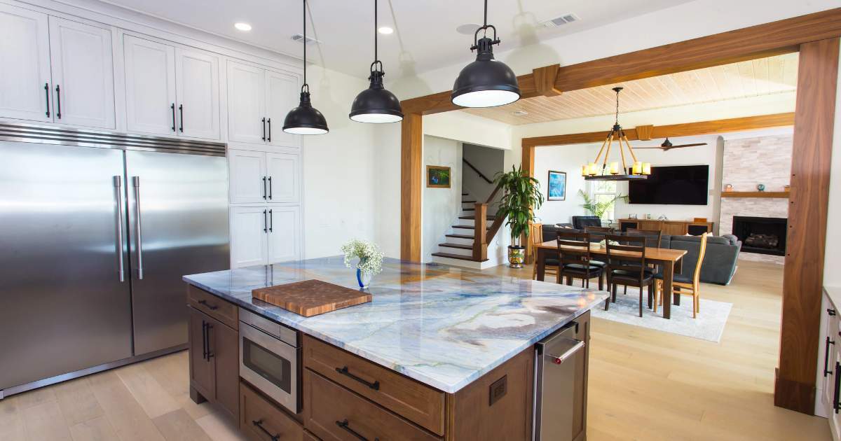 Spacious kitchen in a Custom Home in Innerarity Island, FL by Urban Infill
